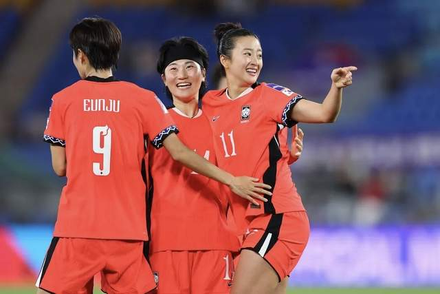一场3-0，让韩国接近出线！中国队形势有变：拿小组第1=保送四强|菲律宾|澳大利亚|韩国足球队|女足亚洲杯|澳大利亚队_新浪体育_新浪新闻